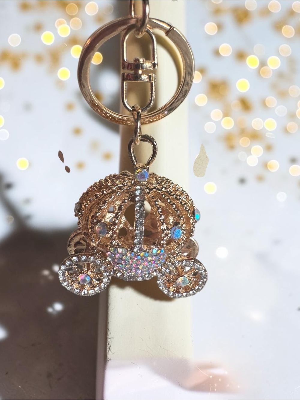 Crystal Carriage Keychain Charm - NIP - Picture 2 of 5